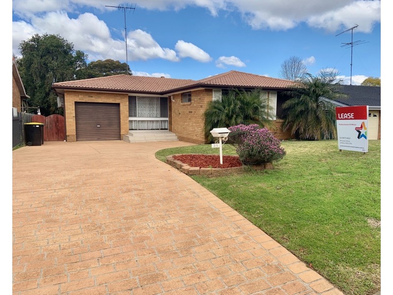 35 Hume Crescent, Werrington County NSW 2747