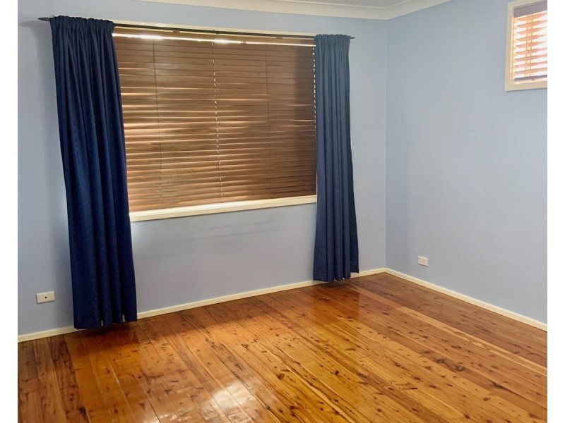 35 Hume Crescent, Werrington County NSW 2747