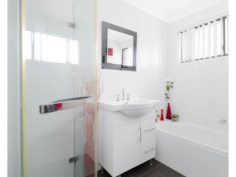 24/1 Noela Place, Oxley Park NSW 2760