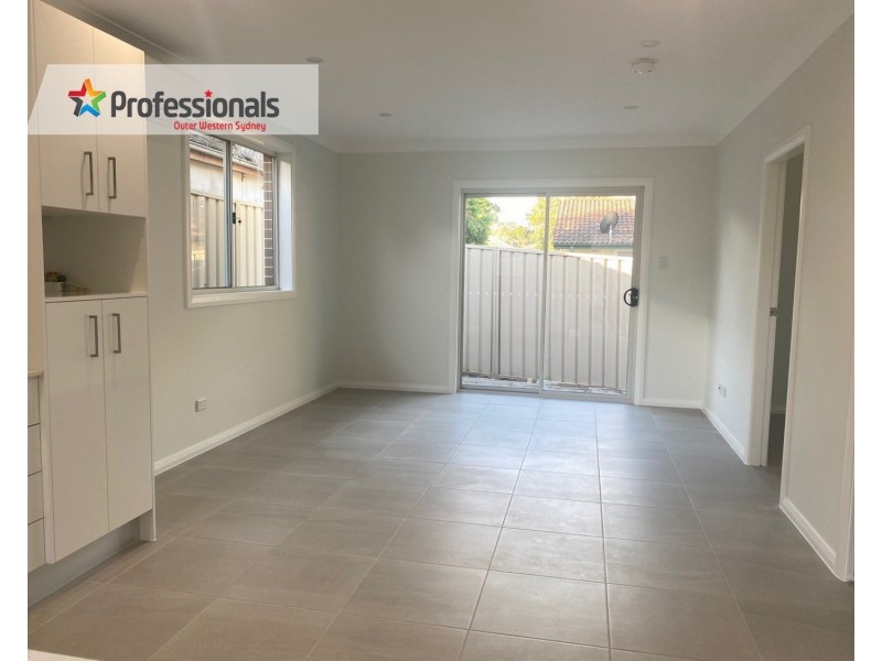 41A Lucena Crescent, Lethbridge Park NSW 2770