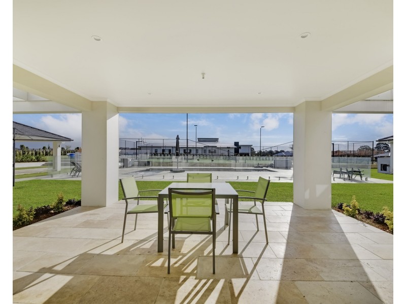 58 Twin Creeks Drive, Luddenham NSW 2745