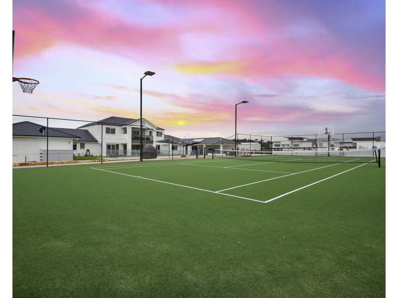 58 Twin Creeks Drive, Luddenham NSW 2745