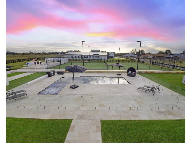 58 Twin Creeks Drive, Luddenham NSW 2745