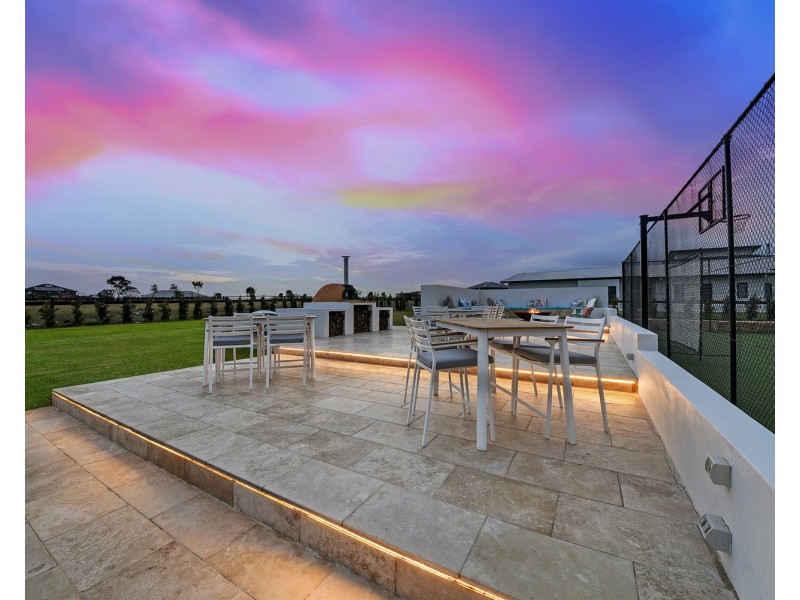 58 Twin Creeks Drive, Luddenham NSW 2745