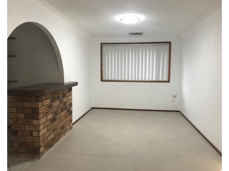 12 Kemerton Street, St Clair NSW 2759