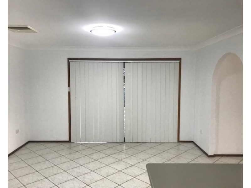 12 Kemerton Street, St Clair NSW 2759