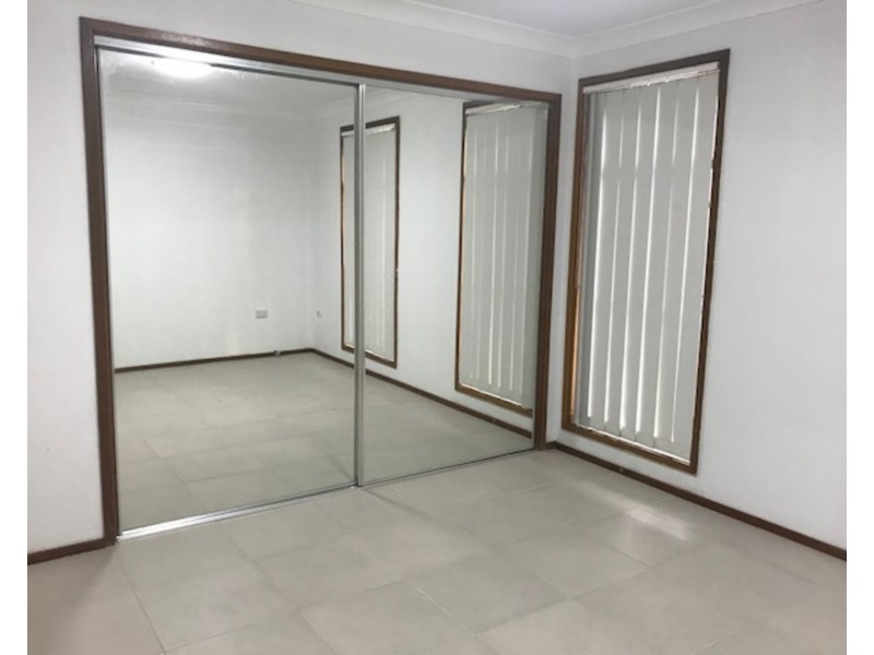 12 Kemerton Street, St Clair NSW 2759