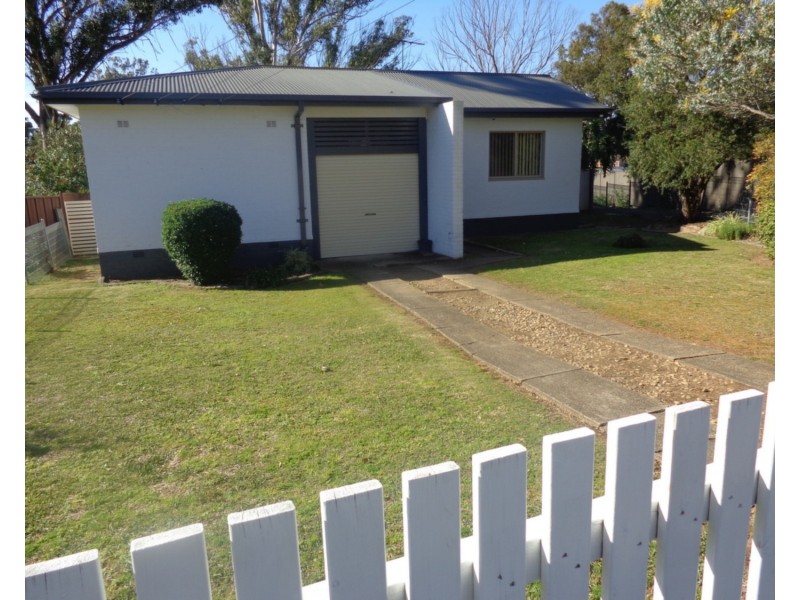 16 Parkes Crescent, Blackett NSW 2770