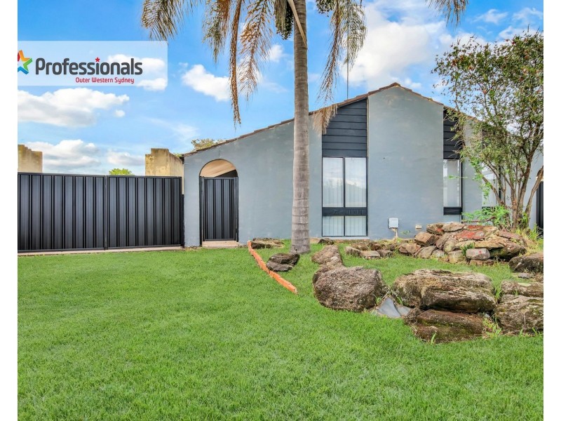 5 Iowa Close, St Clair NSW 2759