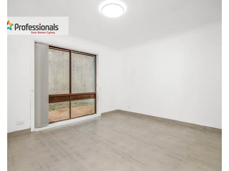 5 Iowa Close, St Clair NSW 2759