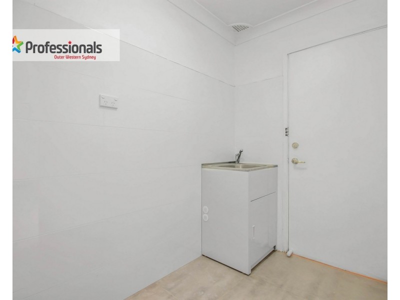 5 Iowa Close, St Clair NSW 2759