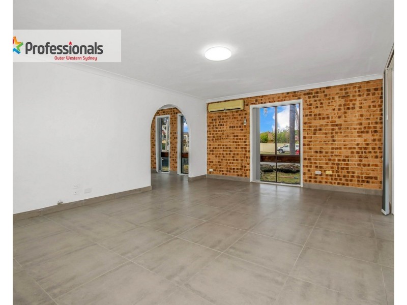 5 Iowa Close, St Clair NSW 2759