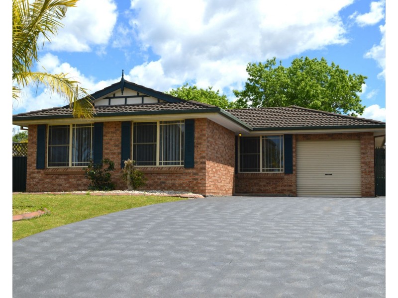 7 Henley Grove, St Clair NSW 2759