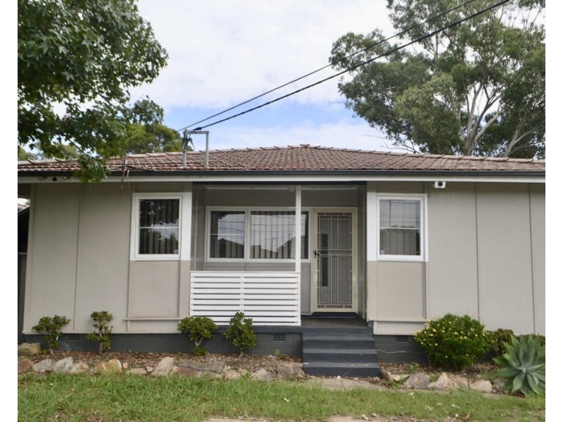 30 Marquesa Crescent, Lethbridge Park NSW 2770