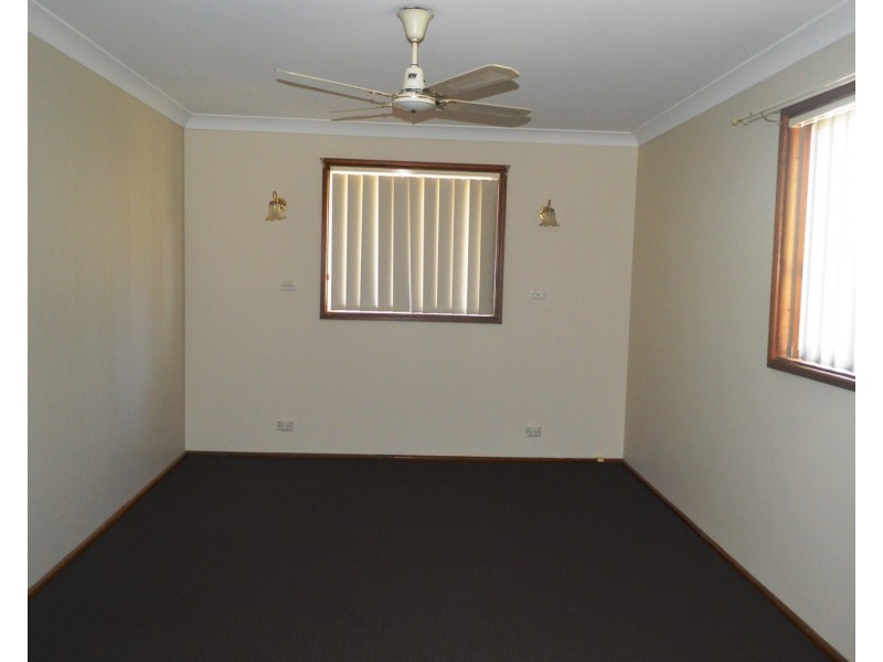 32 Findley Street, Bringelly NSW 2556