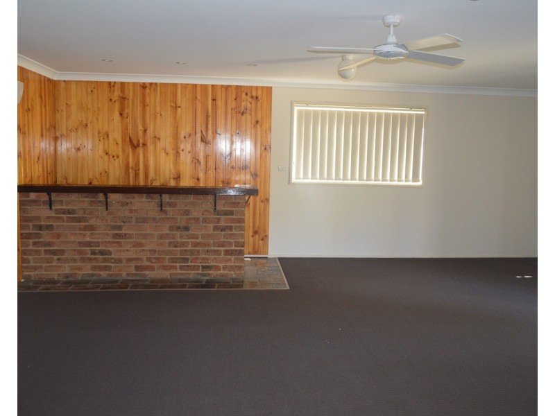 32 Findley Street, Bringelly NSW 2556