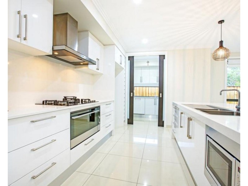 4 Mary Wade Place, Carnes Hill NSW 2171