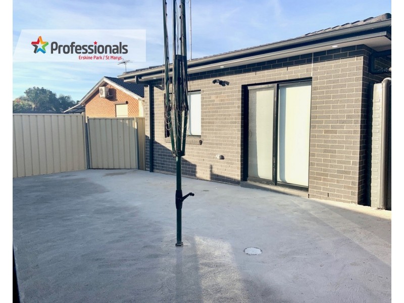 11A McCabe Close, St Clair NSW 2759