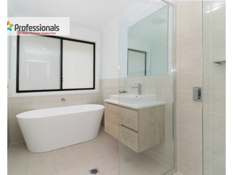 110 Dalmatia Avenue, Edmondson Park NSW 2174