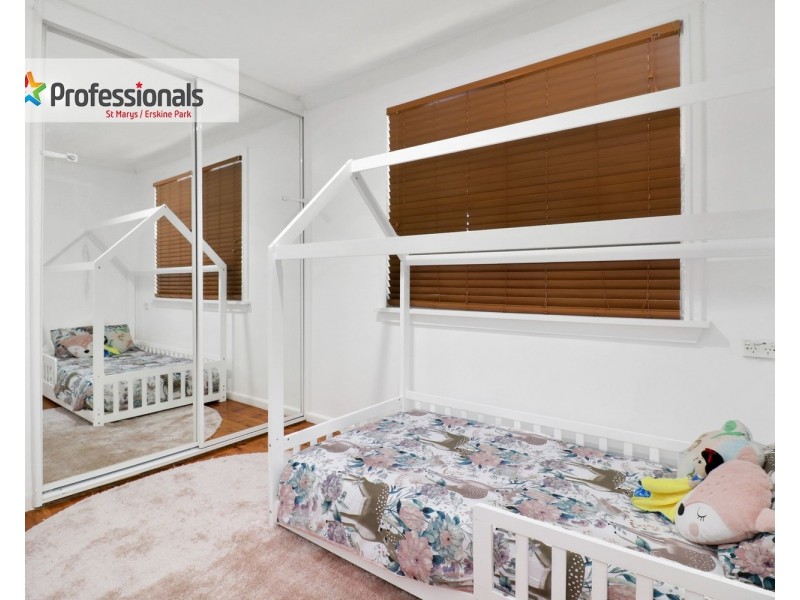 5 Le Maire Avenue, Lethbridge Park NSW 2770