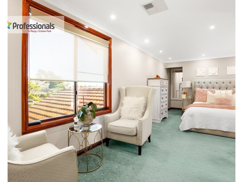 5 Tulloch Place, St Clair NSW 2759