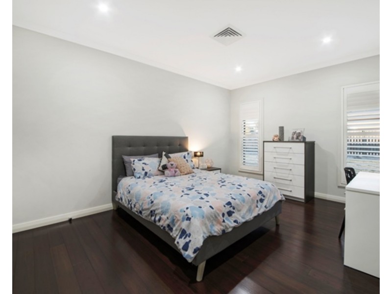 9 Pennard Crescent, Luddenham NSW 2745