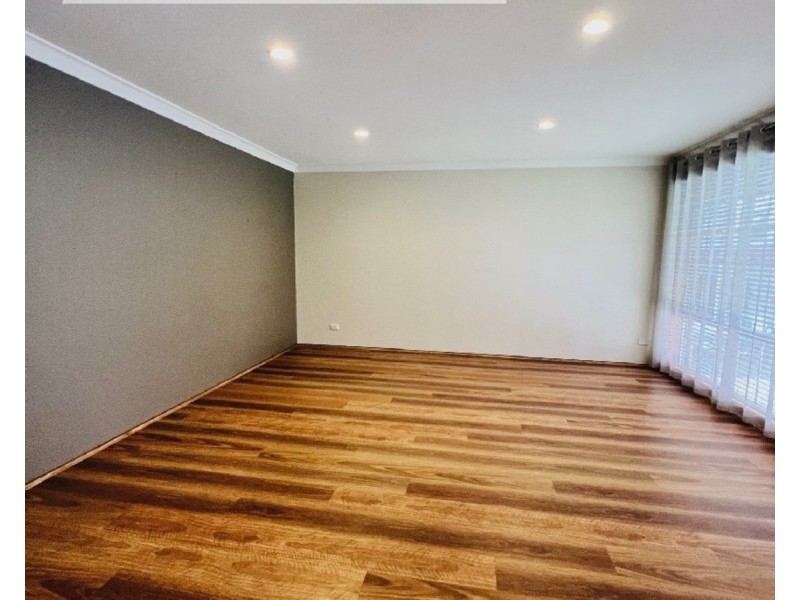 8 Honeyeater Place, Erskine Park NSW 2759