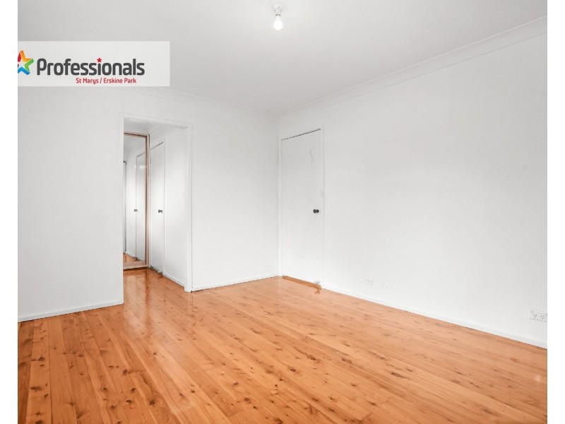 11 Explorers Way, St Clair NSW 2759