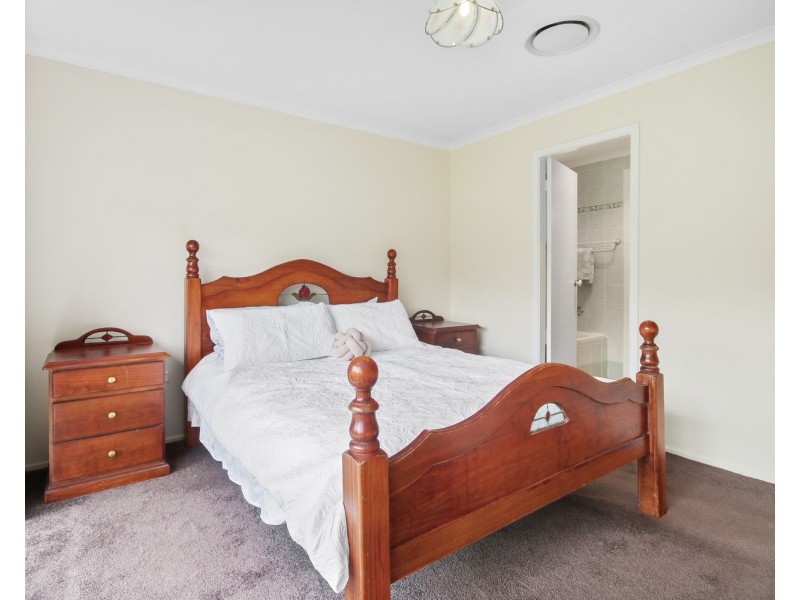 27 Amazon Place, St Clair NSW 2759