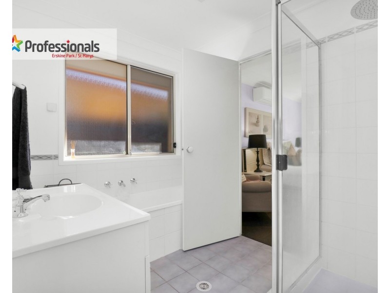 6 Tarawa Road, Lethbridge Park NSW 2770