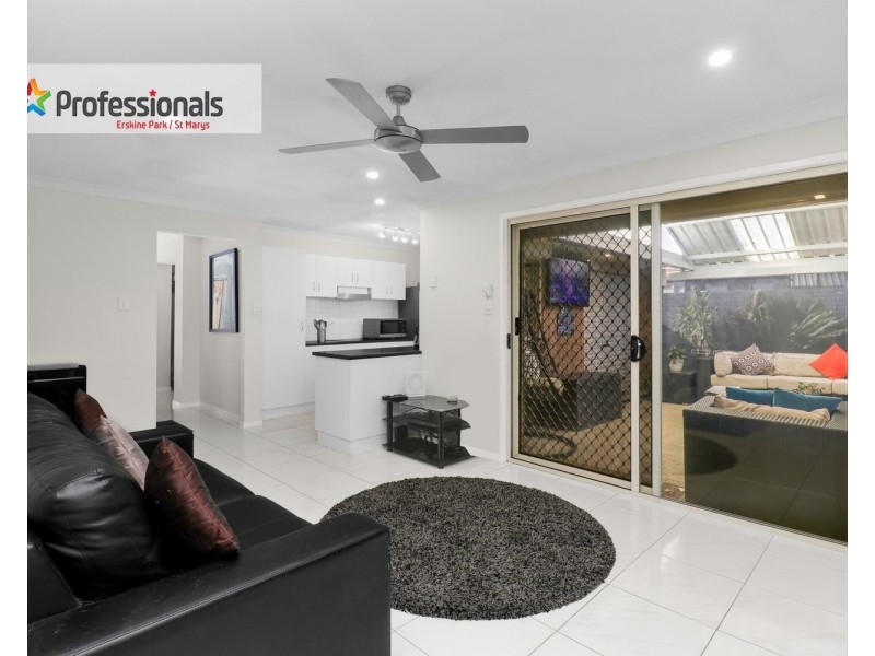 6 Tarawa Road, Lethbridge Park NSW 2770