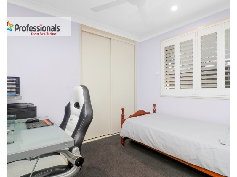 6 Tarawa Road, Lethbridge Park NSW 2770