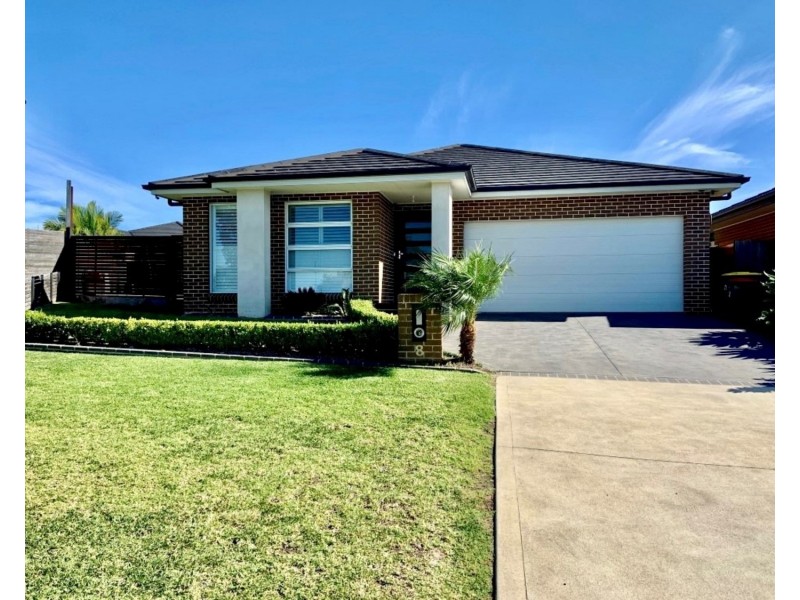 8 Leeds Street, Oran Park NSW 2570