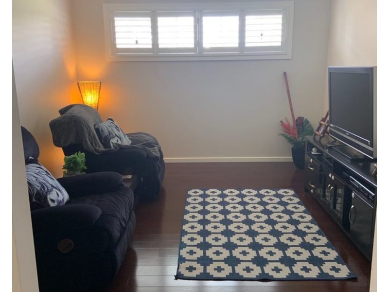 8 Leeds Street, Oran Park NSW 2570