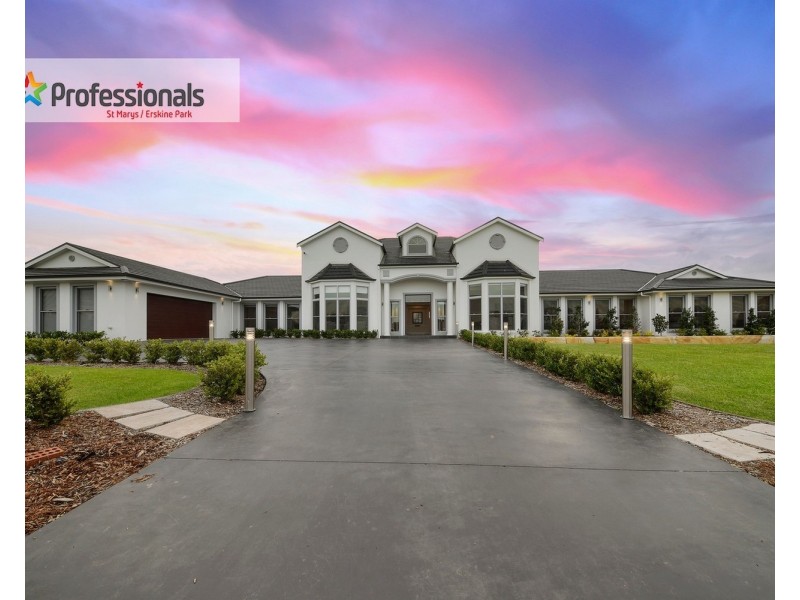 58 Twin Creeks Drive, Luddenham NSW 2745
