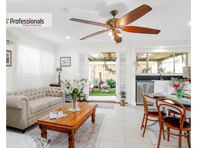 2/11 Chausson Place, Cranebrook NSW 2749