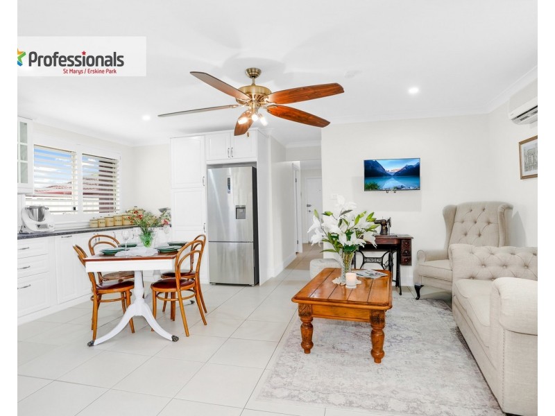 2/11 Chausson Place, Cranebrook NSW 2749