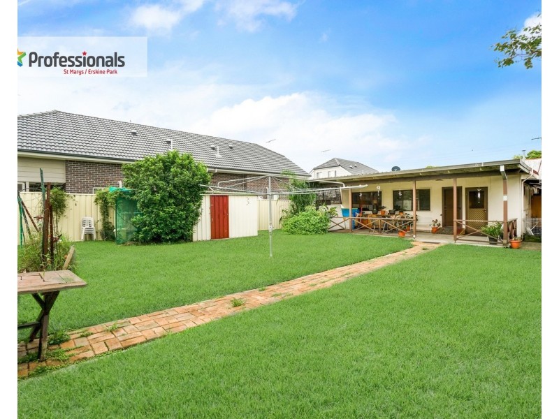 30 Canberra Street, Oxley Park NSW 2760