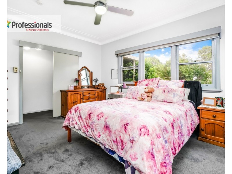 30 Canberra Street, Oxley Park NSW 2760