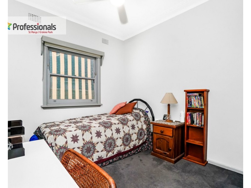 30 Canberra Street, Oxley Park NSW 2760