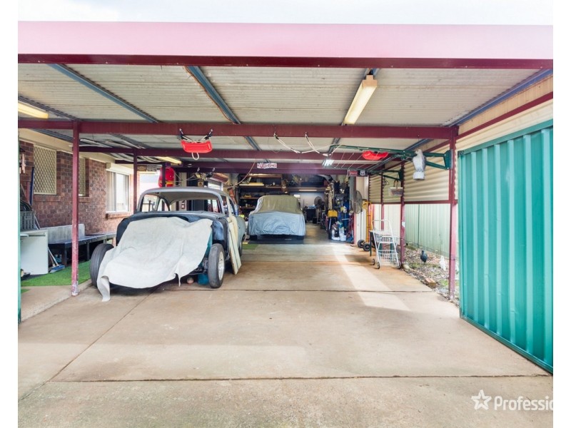 1 Maroni Place, St Clair NSW 2759