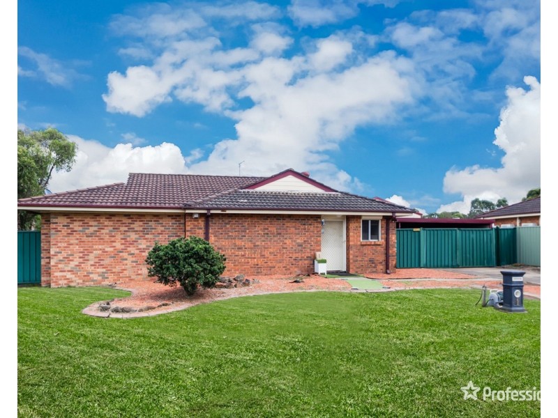1 Maroni Place, St Clair NSW 2759