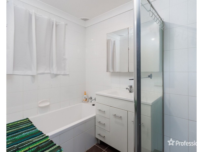 1 Maroni Place, St Clair NSW 2759