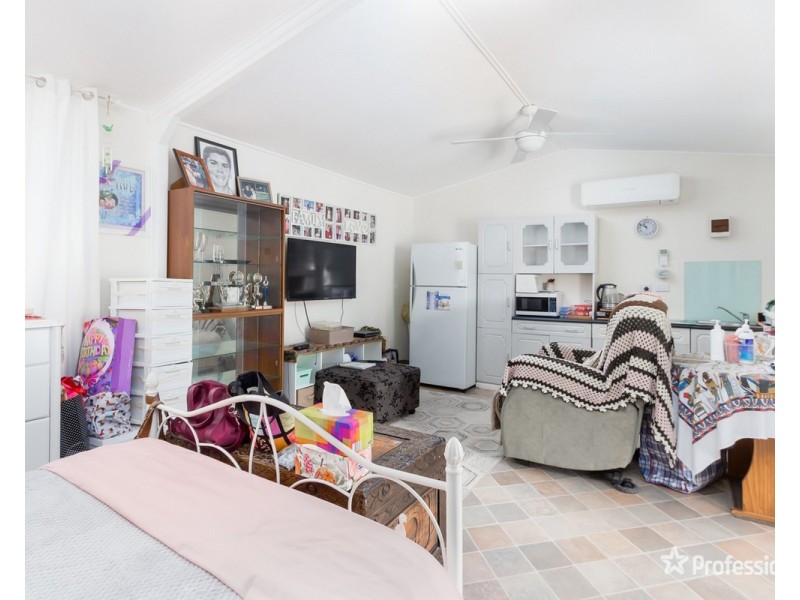 1 Maroni Place, St Clair NSW 2759
