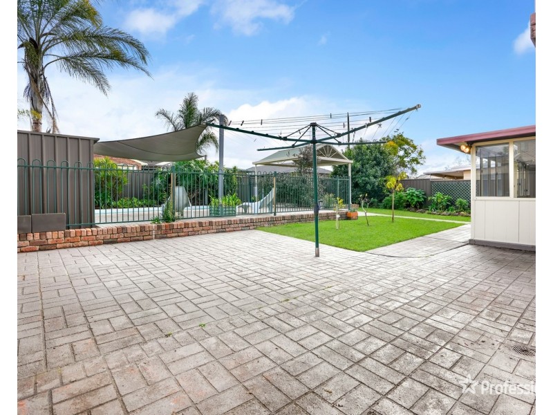 31 McCartney Crescent, St Clair NSW 2759