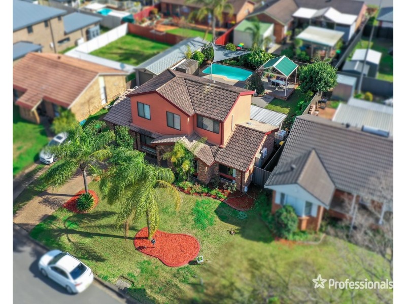 31 McCartney Crescent, St Clair NSW 2759