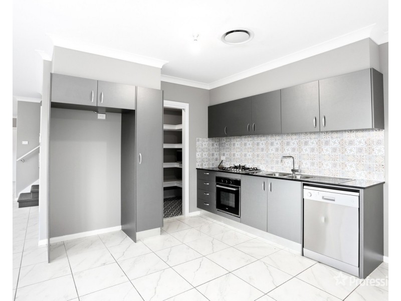 2 Major Tompkins Parade, Werrington NSW 2747