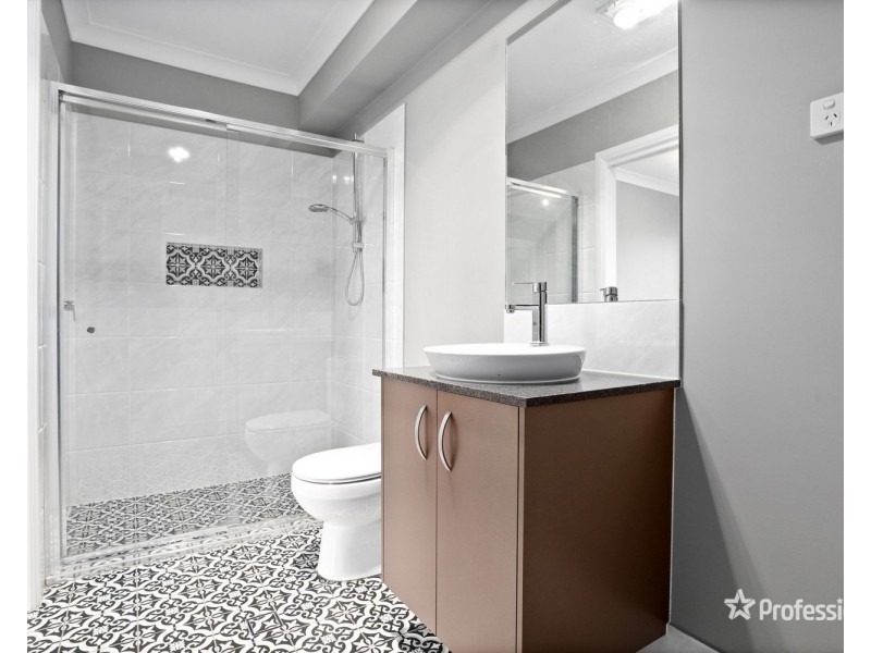 2 Major Tompkins Parade, Werrington NSW 2747