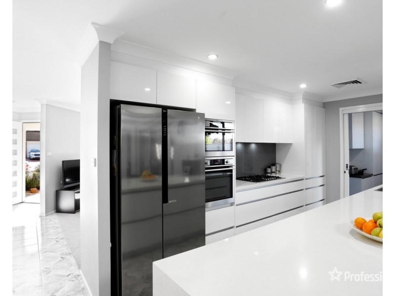 59 Fantail Crescent, Erskine Park NSW 2759