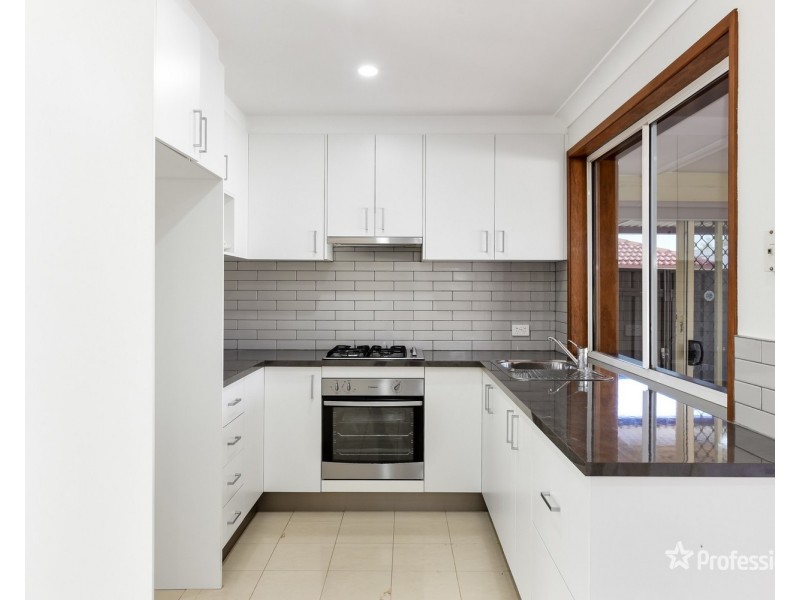17 Toomung Circuit, Claremont Meadows NSW 2747